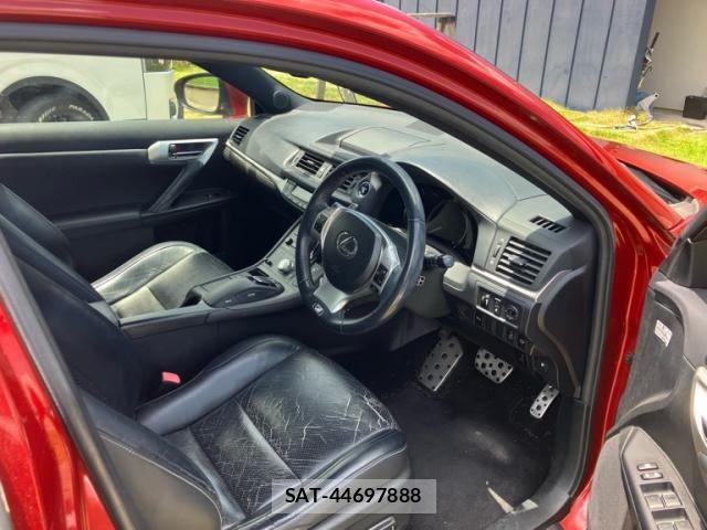 Lexus CT 2011-03 8245695-10