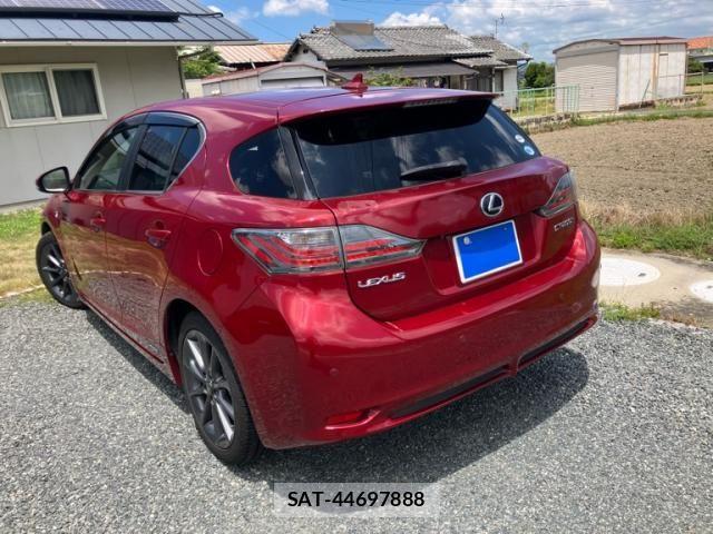 Lexus CT 2011-03 8245695-2