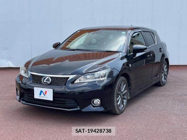 Lexus CT 2011-08 8315155-16