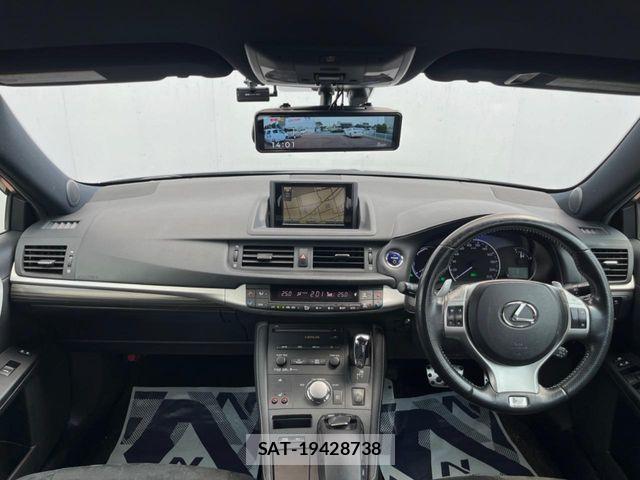Lexus CT 2011-08 8315155-1