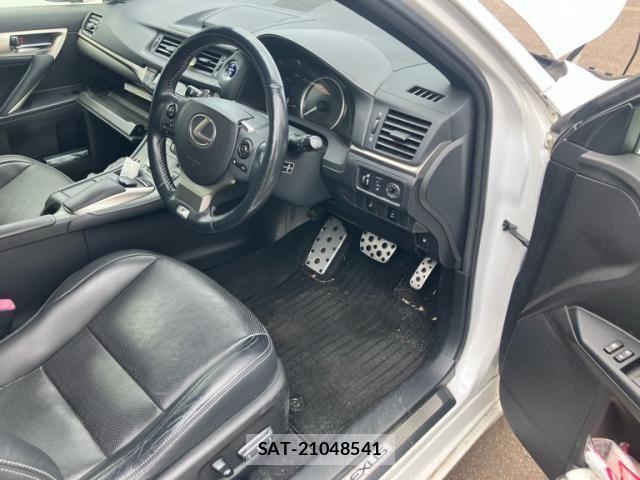 Lexus CT 2014-04 8315156-9