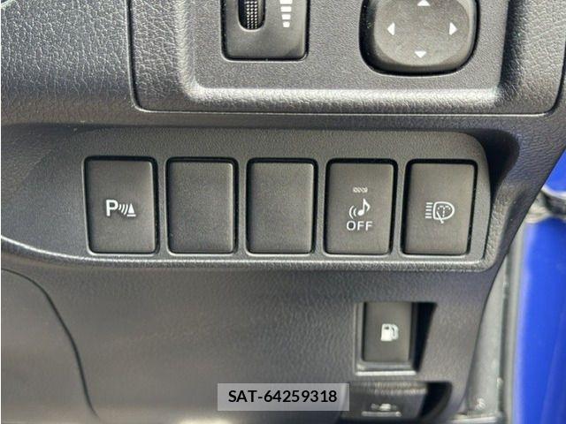 Lexus CT 2011-08 8336525-9