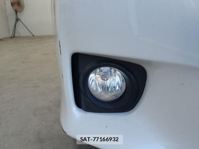 Lexus CT 2012-04 8354832-9