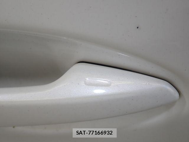 Lexus CT 2012-04 8354832-11