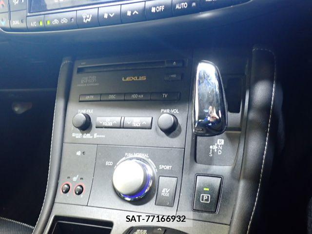 Lexus CT 2012-04 8354832-15