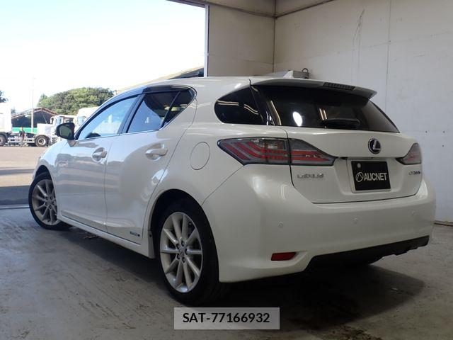 Lexus CT 2012-04 8354832-2