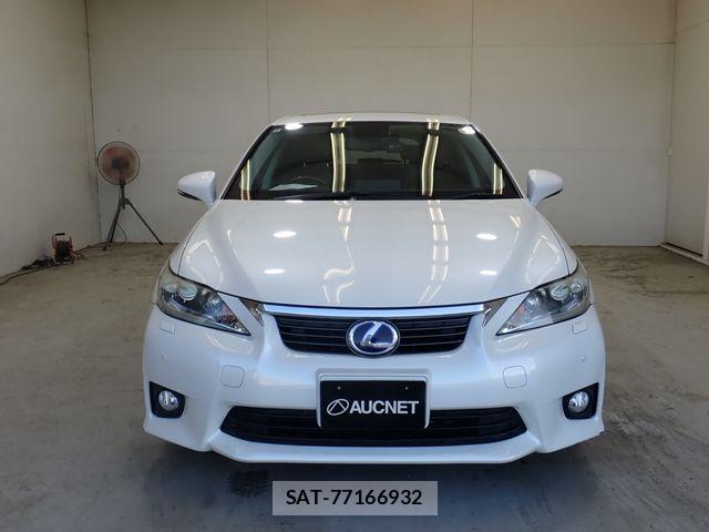 Lexus CT 2012-04 8354832-5