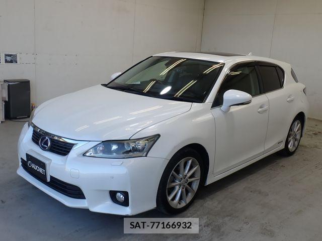 Lexus CT 2012-04 8354832-6
