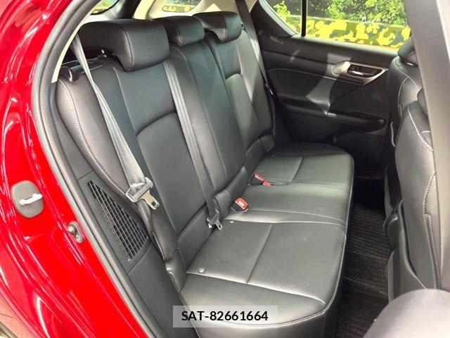 Lexus CT 2016-04 8354834-8