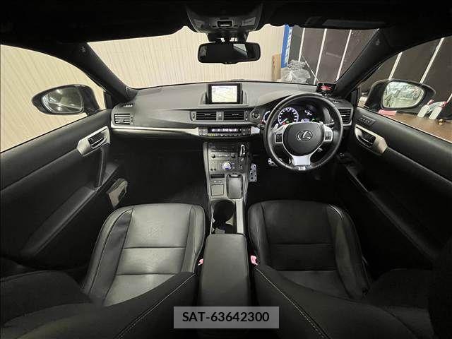 Lexus CT 2012-02 8366687-9