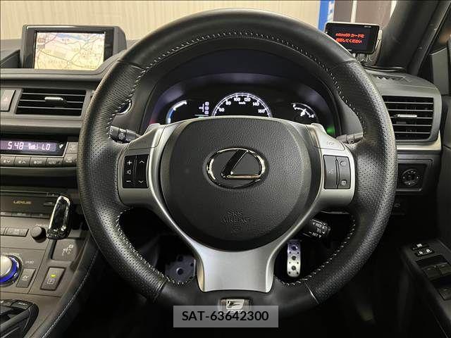 Lexus CT 2012-02 8366687-12