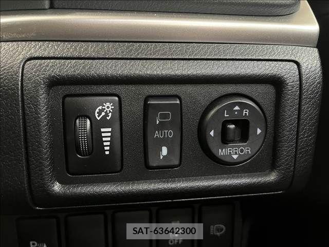 Lexus CT 2012-02 8366687-20