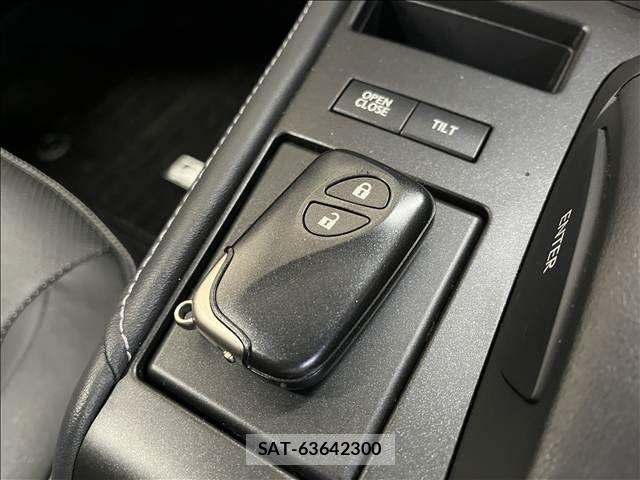 Lexus CT 2012-02 8366687-27