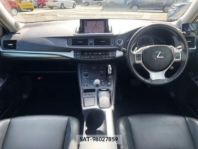Lexus CT 2013-08 8366691-1