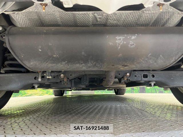 Lexus CT 2012-11 8366692-18