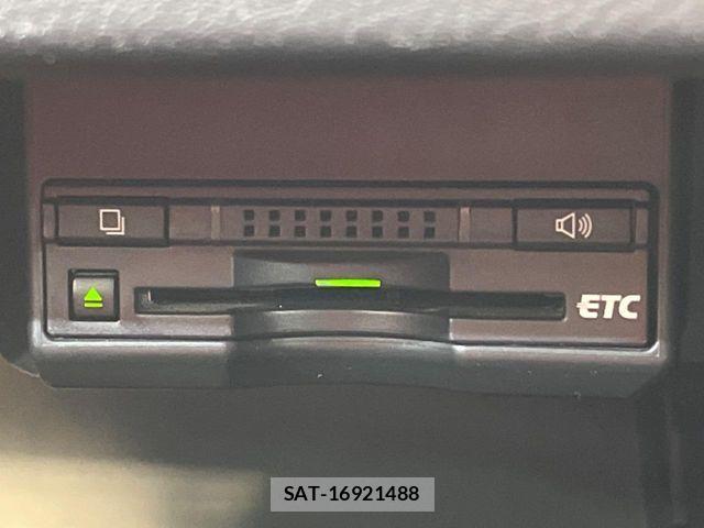 Lexus CT 2012-11 8366692-6