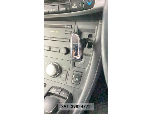 Lexus CT 2011-11 8371792-20