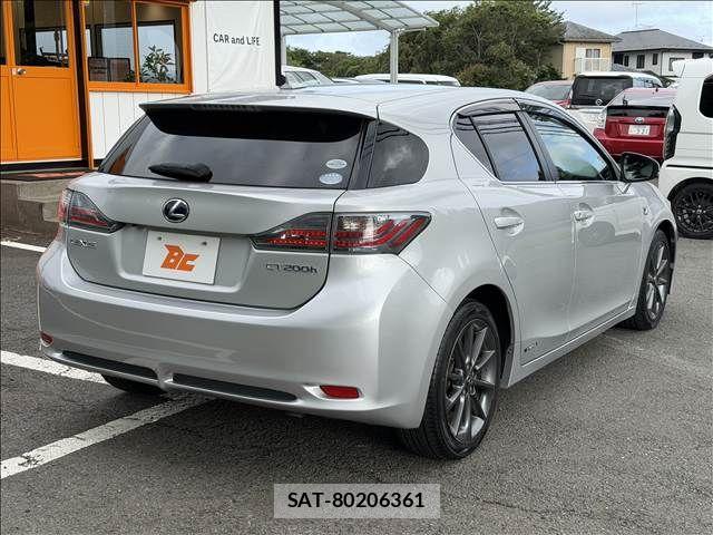 Lexus CT 2011-02 8413256-23