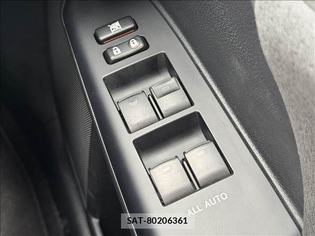Lexus CT 2011-02 8413256-26