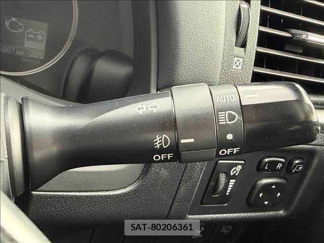 Lexus CT 2011-02 8413256-27