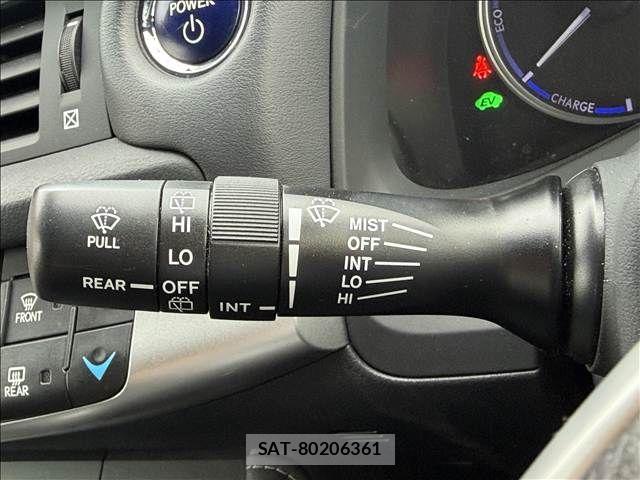 Lexus CT 2011-02 8413256-28