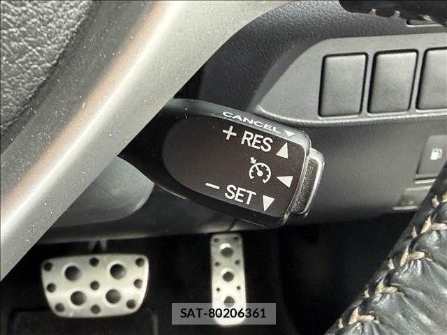 Lexus CT 2011-02 8413256-3