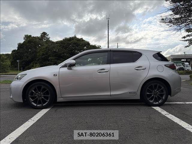 Lexus CT 2011-02 8413256-5