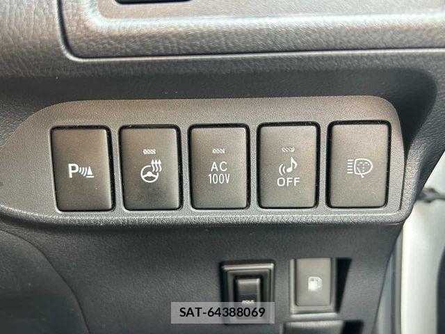 Lexus CT 2013-01 8413255-10