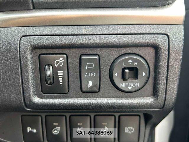 Lexus CT 2013-01 8413255-11
