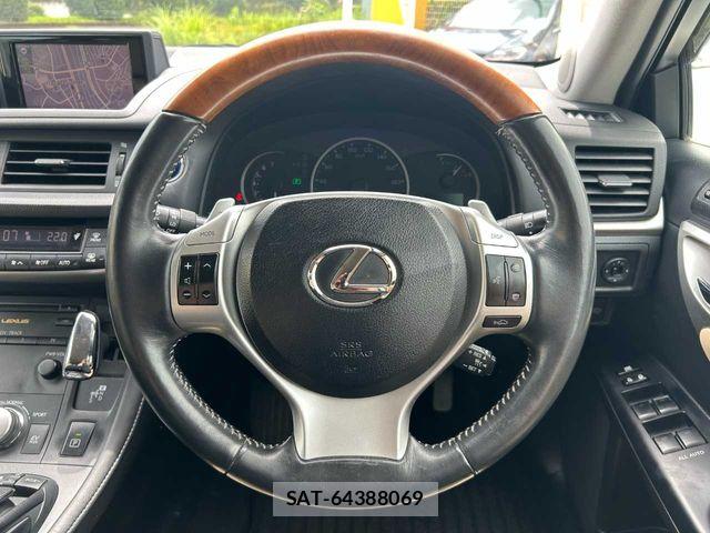 Lexus CT 2013-01 8413255-13