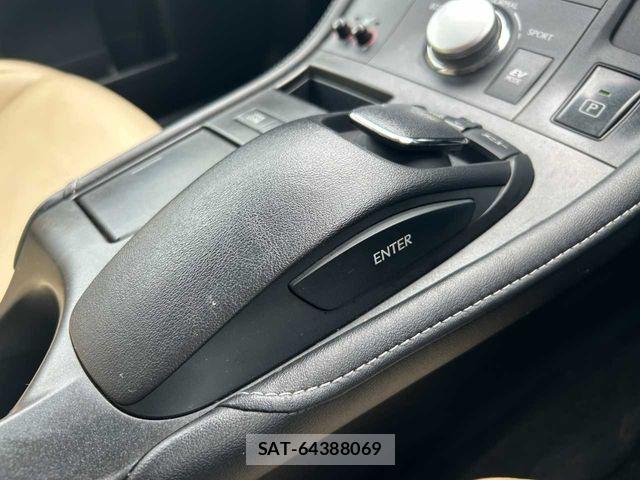 Lexus CT 2013-01 8413255-22