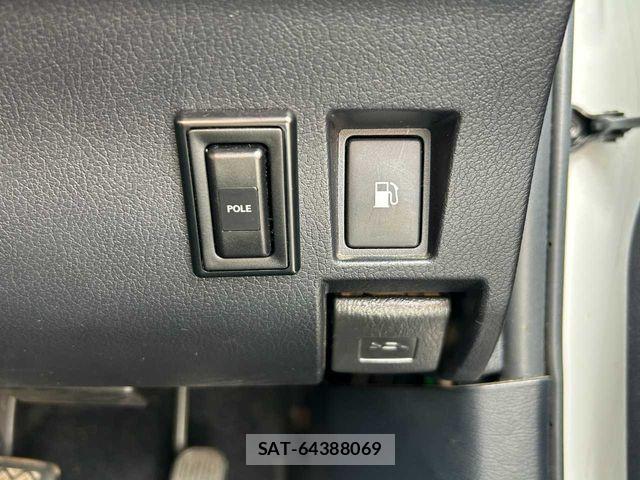 Lexus CT 2013-01 8413255-26