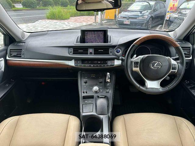 Lexus CT 2013-01 8413255-2