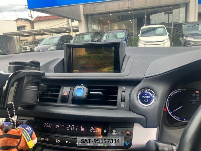 Lexus CT 2012-02 8413260-13