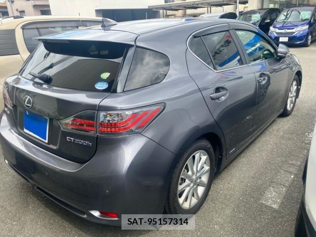 Lexus CT 2012-02 8413260-3