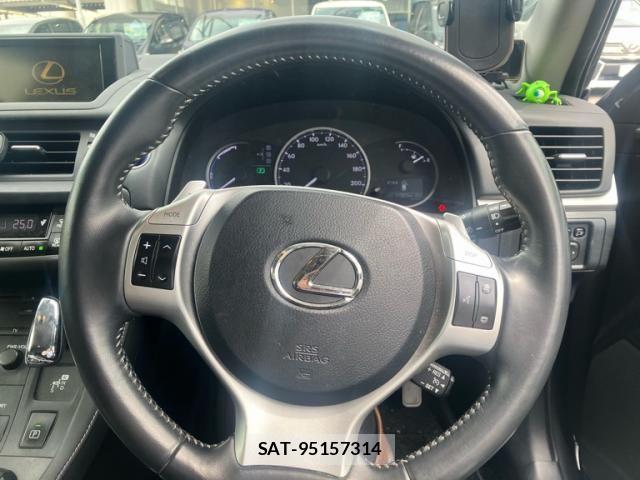 Lexus CT 2012-02 8413260-8