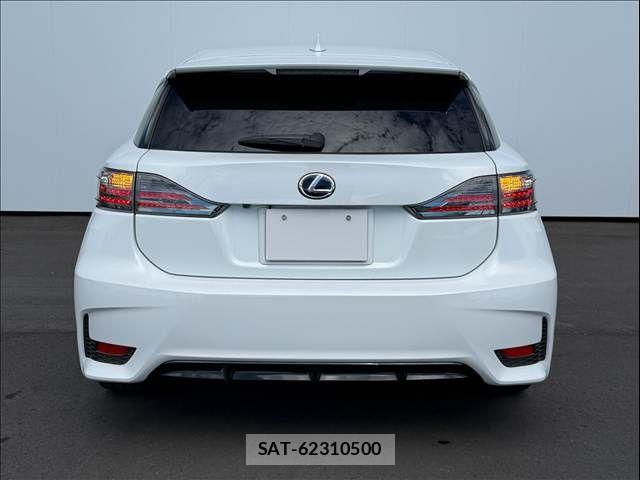Lexus CT 2015-06 8438337-9