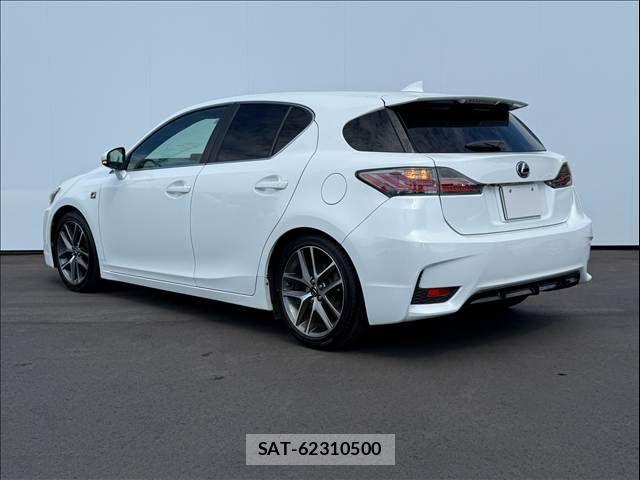 Lexus CT 2015-06 8438337-14