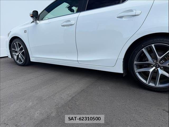 Lexus CT 2015-06 8438337-15