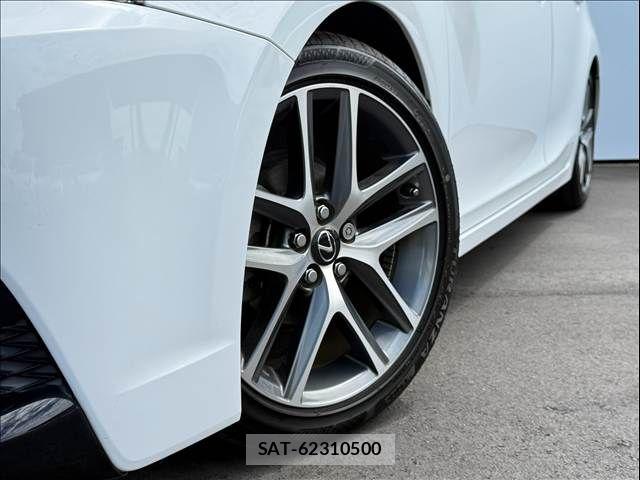 Lexus CT 2015-06 8438337-2
