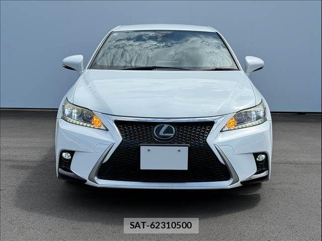 Lexus CT 2015-06 8438337-6