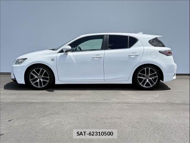 Lexus CT 2015-06 8438337-7