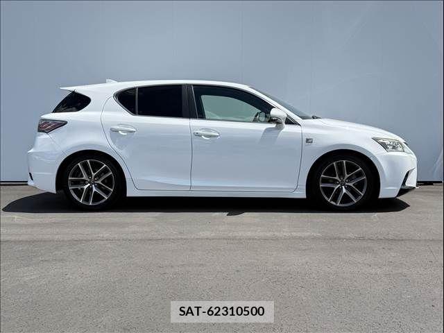 Lexus CT 2015-06 8438337-8