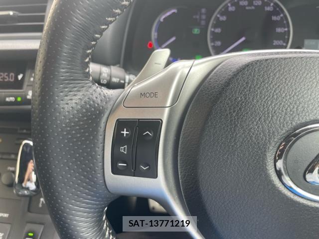 Lexus CT 2011-01 8438346-15
