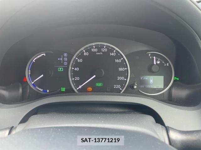 Lexus CT 2011-01 8438346-17