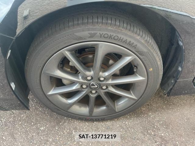 Lexus CT 2011-01 8438346-4