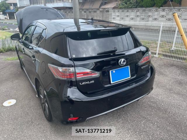 Lexus CT 2011-01 8438346-6