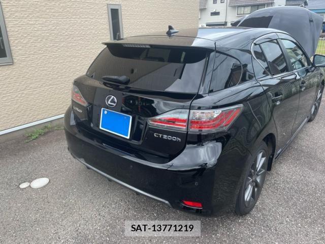 Lexus CT 2011-01 8438346-7