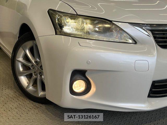 Lexus CT 2011-02 8438344-10