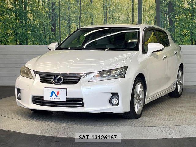 Lexus CT 2011-02 8438344-15